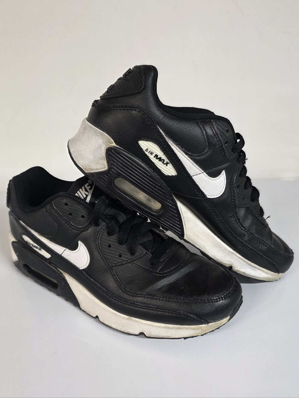 Nike Air Max 90 Sneakers Black/White Boys Size 6.5Y